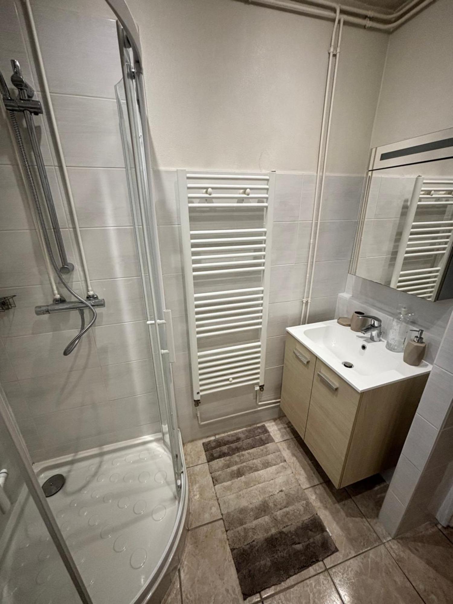 Logement Calme + Stationnement Troyes Exterior photo